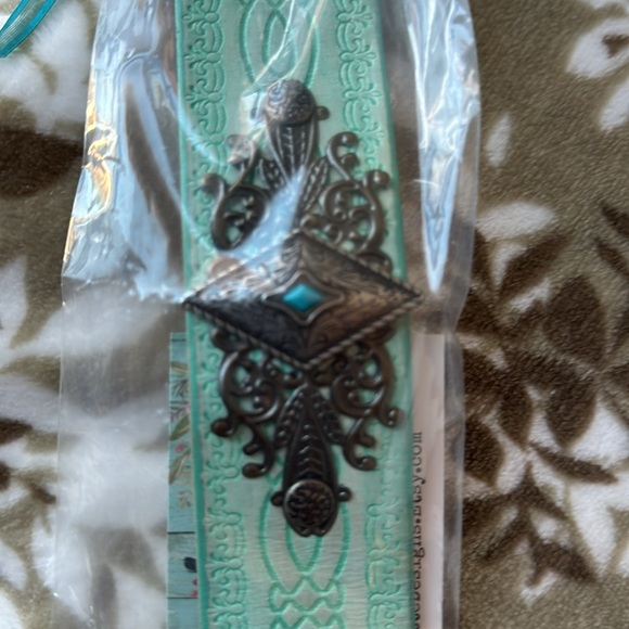 Handmade Leather Cuff Bracelet - Picture 2 of 8